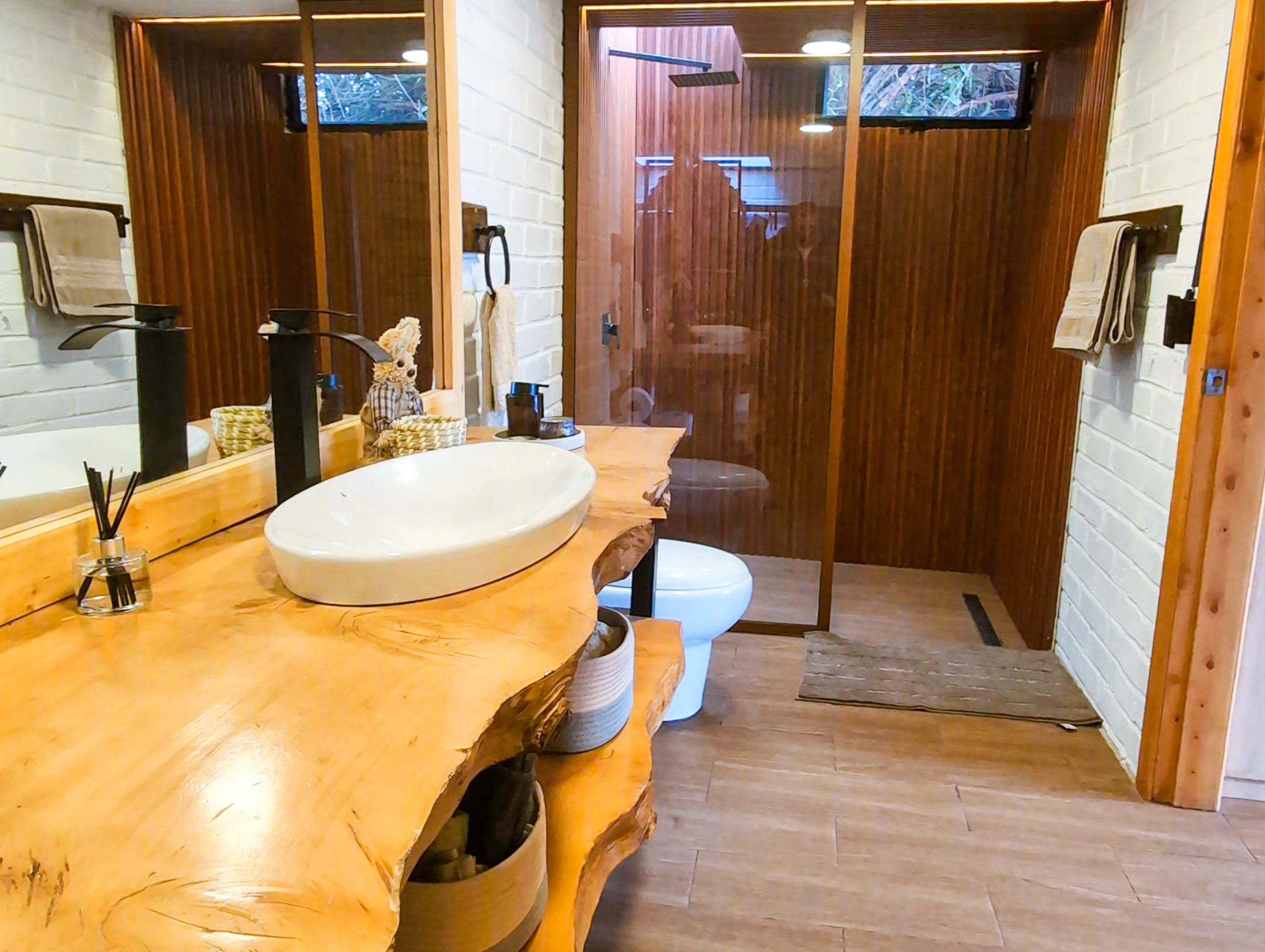 PXL_20250208_180856227 copy2