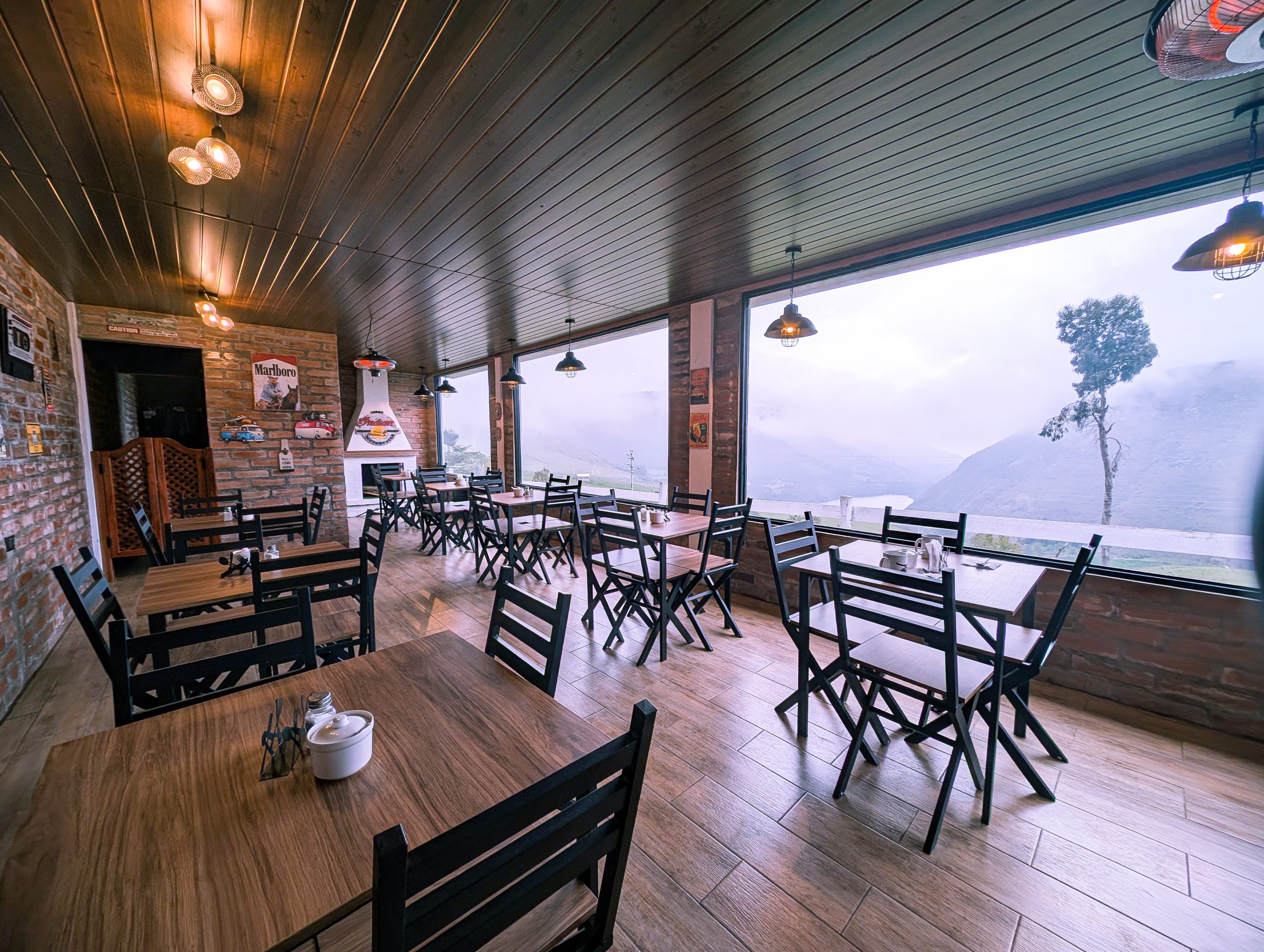 PXL_20250208_221610054